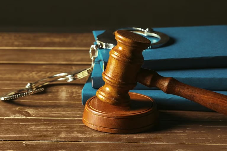 Cerrajero de Sevilla 24h -La importancia de elegir un cerrajero Sevilla con experiencia y conocimiento en lanzamientos judiciales
